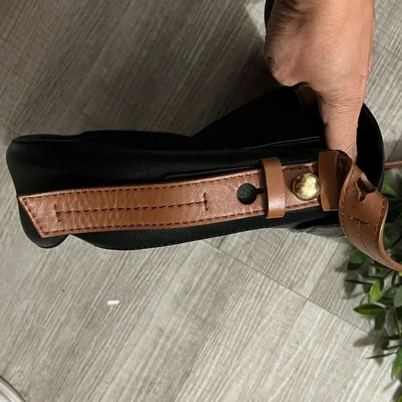 See By Chloe Leather Crossbody Bag - Picture 6 of 16